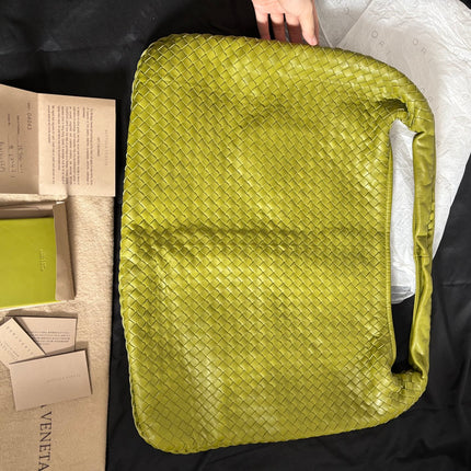 Bottega Veneta Veneta Hobo Maxi Avocado Green Intrecciato Leather Bag 50cm
