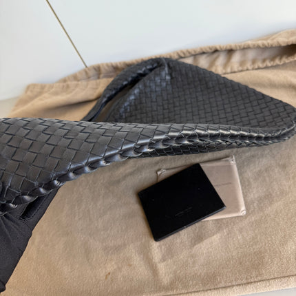 Bottega Veneta Intrecciato Hobo Bag Medium Black Leather 47cm NEVER WORN