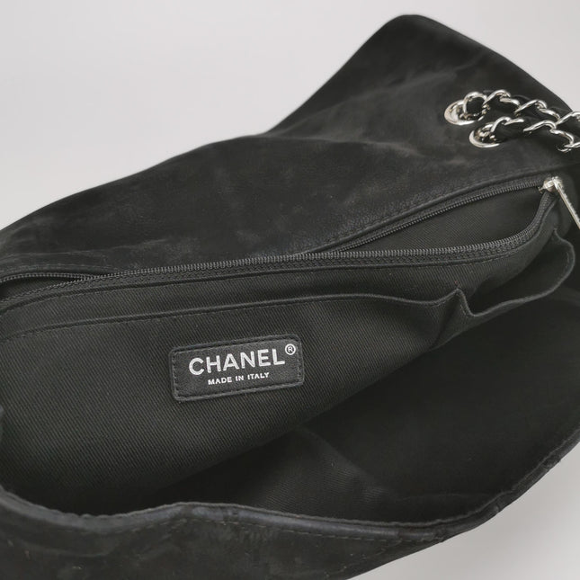 Chanel Nubuck Suede Darjeeling Flap Bag Ultimate Stitch Black Jumbo Bag