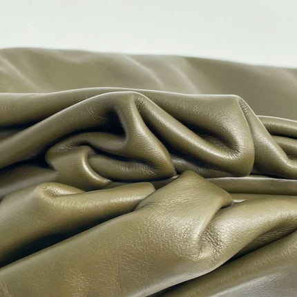 Bottega Veneta Pouch Calfskin Leather Dark Green Large