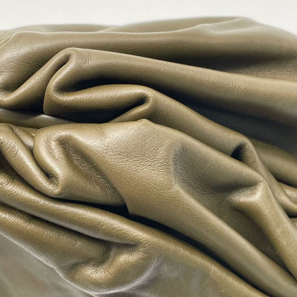 Bottega Veneta Pouch Calfskin Leather Dark Green Large