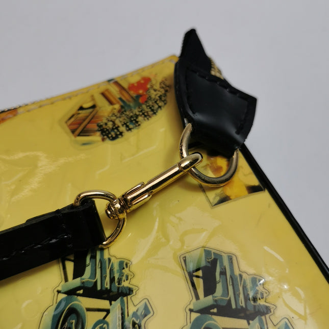 Louis Vuitton Vernis Sticker Pochette Accessoire Beige Patent Leather