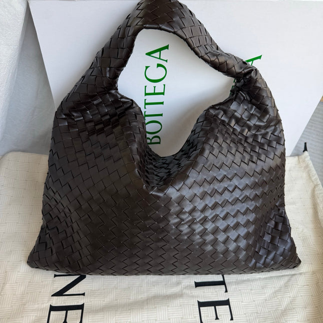 Bottega Veneta Hop Large Leather Fondant Chocolate Brown Hobo Bag