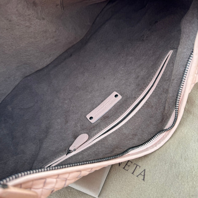 Bottega Veneta Veneta Hobo Medium Light Nude Pink Intrecciato Leather Bag 48cm