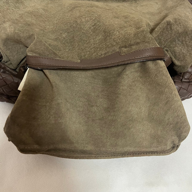 Bottega Veneta Veneta Hobo Intrecciato Chocolate Brown Medium Lambskin Leather 47cm