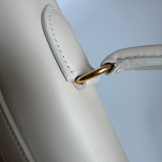 Hermes Kelly 28 Sellier Vintage White Box Leather Gold Hardware 1996