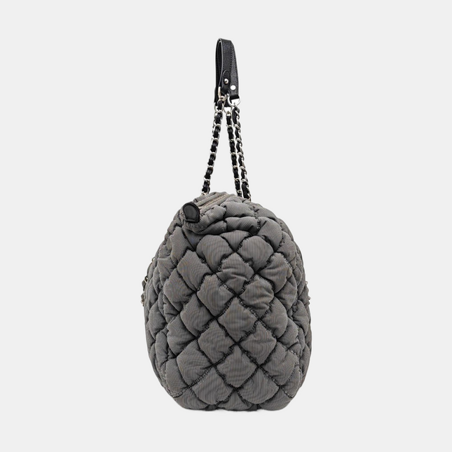 Sac à rabat matelassé à rayures Chanel Bubble Chain, cabas rouge/blanc