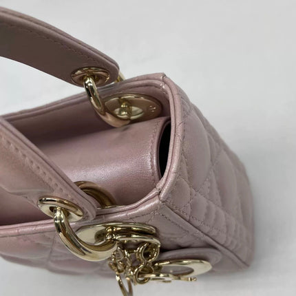 Lady Dior Mini 2019 Cuir d'agneau rose nacré avec chaîne dorée
