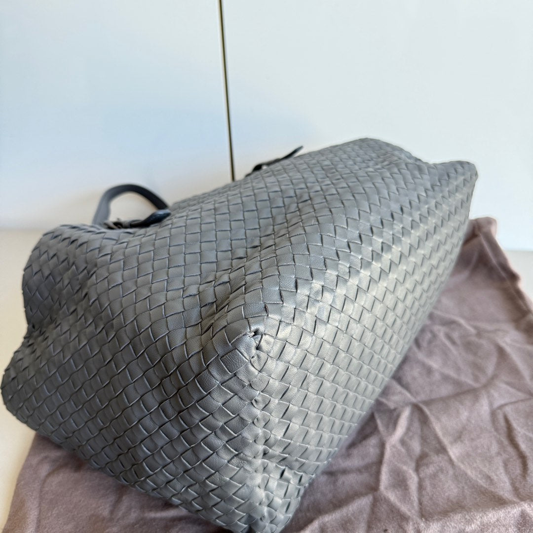 Bottega Veneta Cesta Shopper Tote Nappa Intrecciato Leather Grey Small