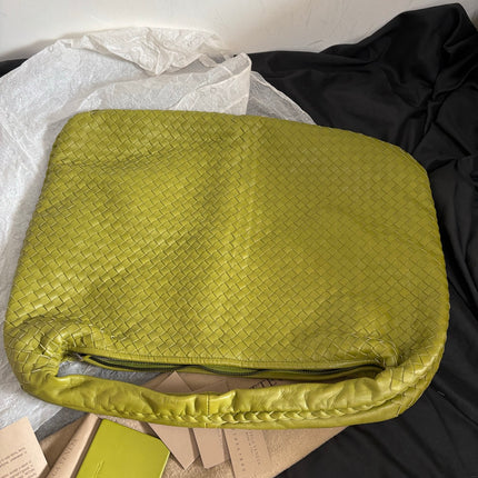 Bottega Veneta Veneta Hobo Maxi Avocado Green Intrecciato Leather Bag 50cm
