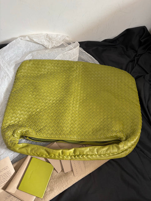 Bottega Veneta Veneta Hobo Maxi Avocado Green Intrecciato Leather Bag 50cm