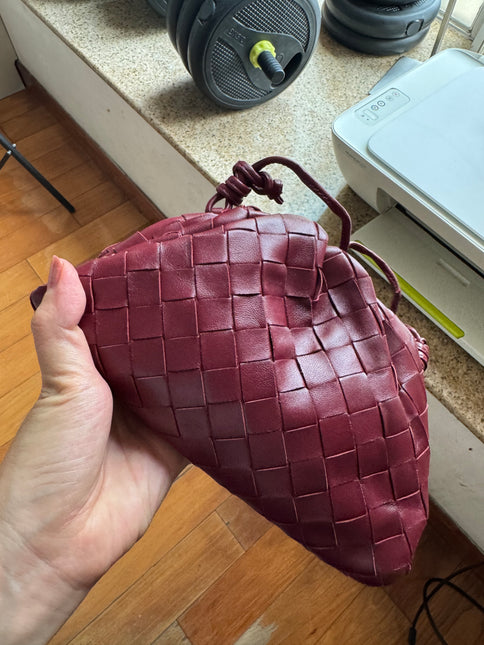 Bottega Veneta Pouch Mini Intrecciato Burgundy Lambskin Leather Crossbody Bag