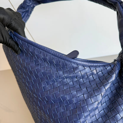 Bottega Veneta Veneta Hobo Maxi Navy Intrecciato Leather 51cm