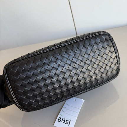 Sold Bottega Veneta Sloane Shoulder Bag Black Small 25cm