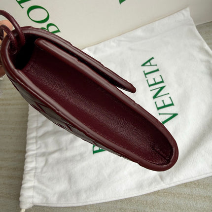 Bottega Veneta Andiamo Clutch Small Burgundy Handbag
