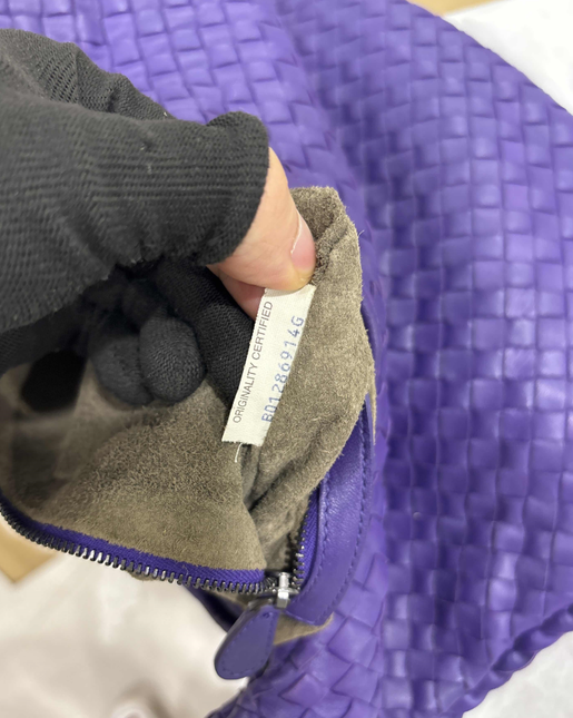 Sold Bottega Veneta Veneta Hobo Medium Purple Intrecciato Leather Bag