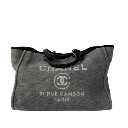 Verkauft Chanel Deauville Tote Medium White