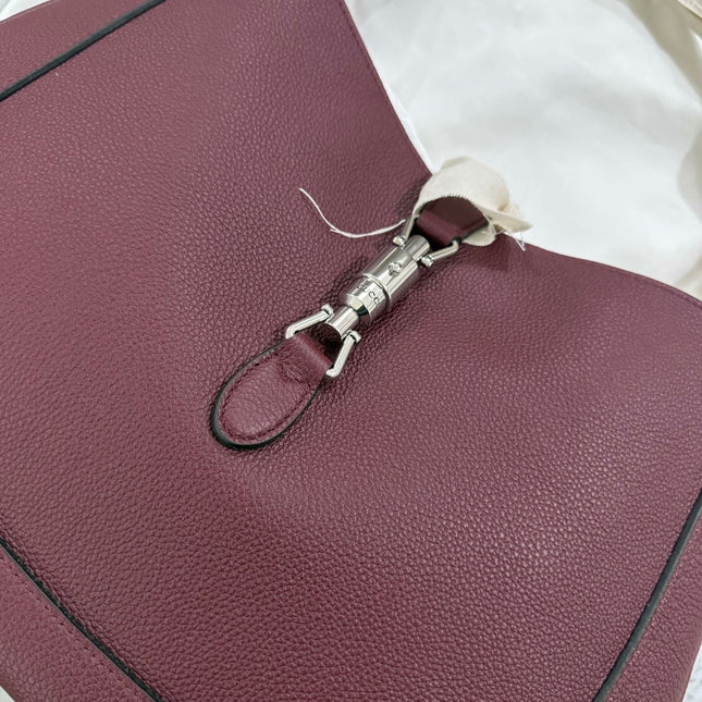 Gucci Jackie 1961 Burgundy Large Pebbled Leather Shoulder Bag with Strap