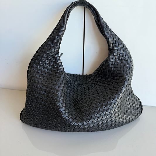 Bottega Veneta Veneta Intrecciato Hobo Bag Medium Black Leather 47cm-Luxbags