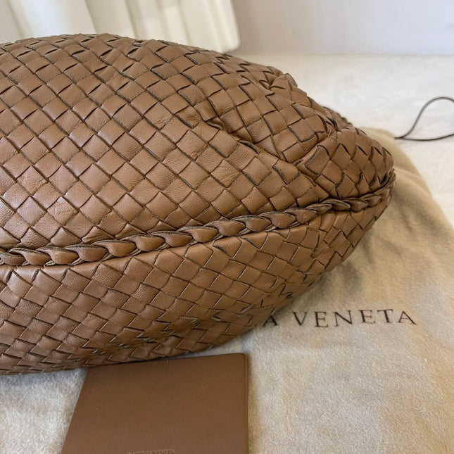 Bottega Veneta Belly Hobo Milk Chocolate Brown Maxi 50cm Intrecciato Leather
