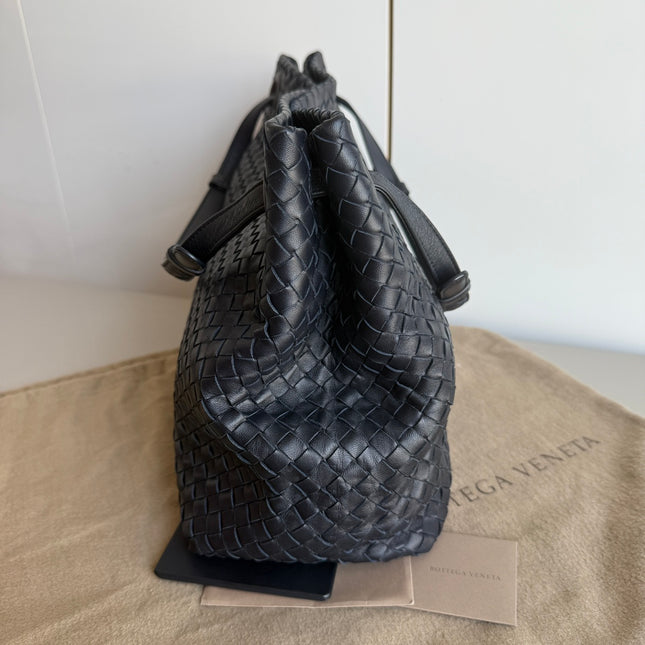 Bottega Veneta Garda Shoulder Bag Intrecciato Nappa Leather Black Large 33cm