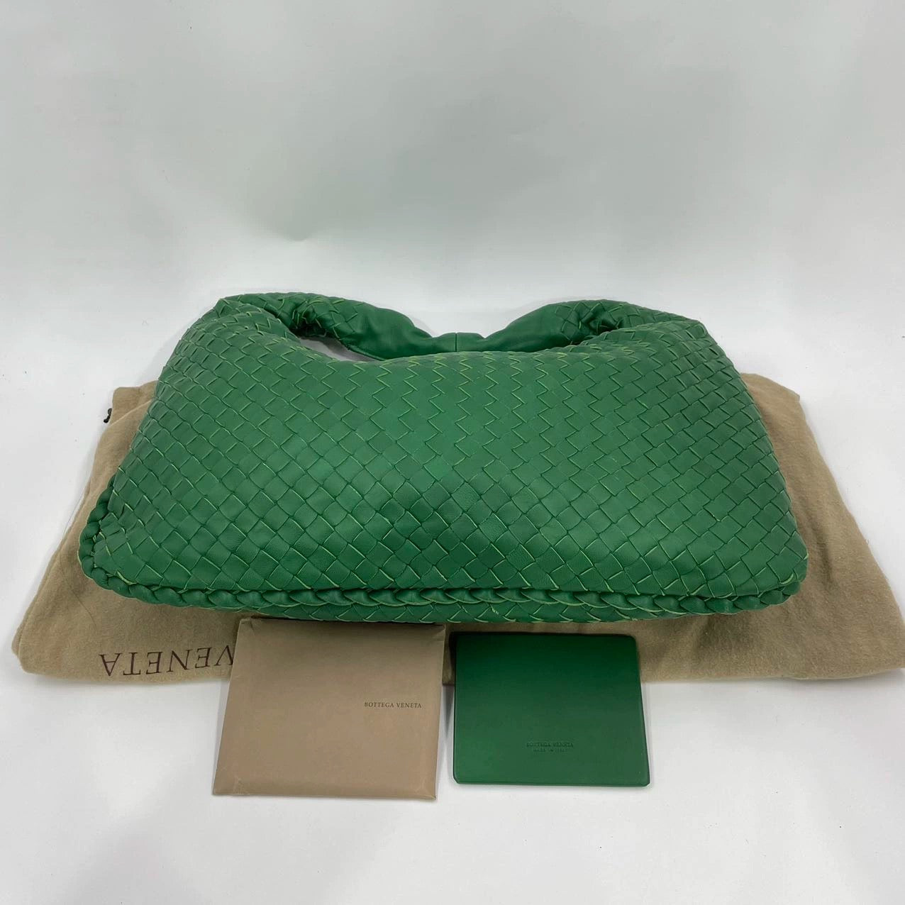 Bottega Veneta Veneta Hobo Dark Green Lambskin Leather 40cm