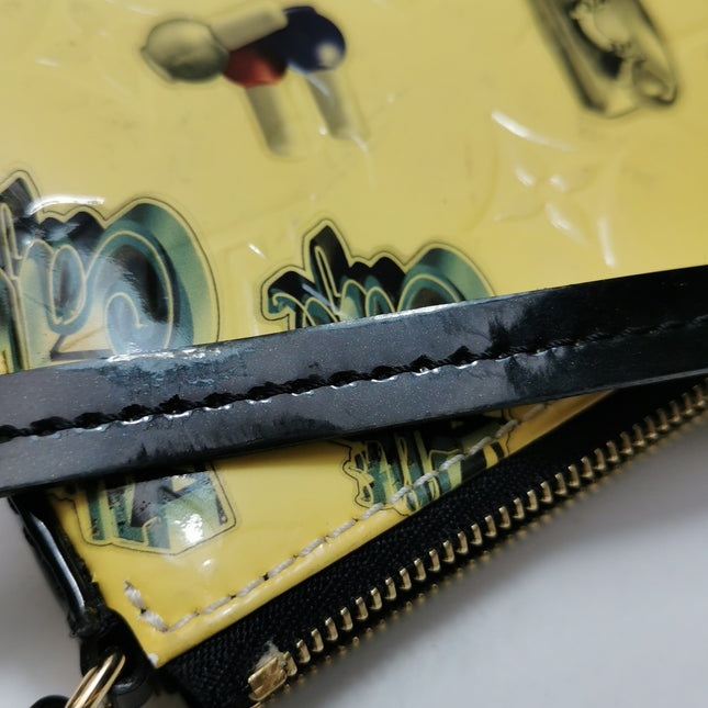 Louis Vuitton Vernis Sticker Pochette Accessoire Beige Patent Leather