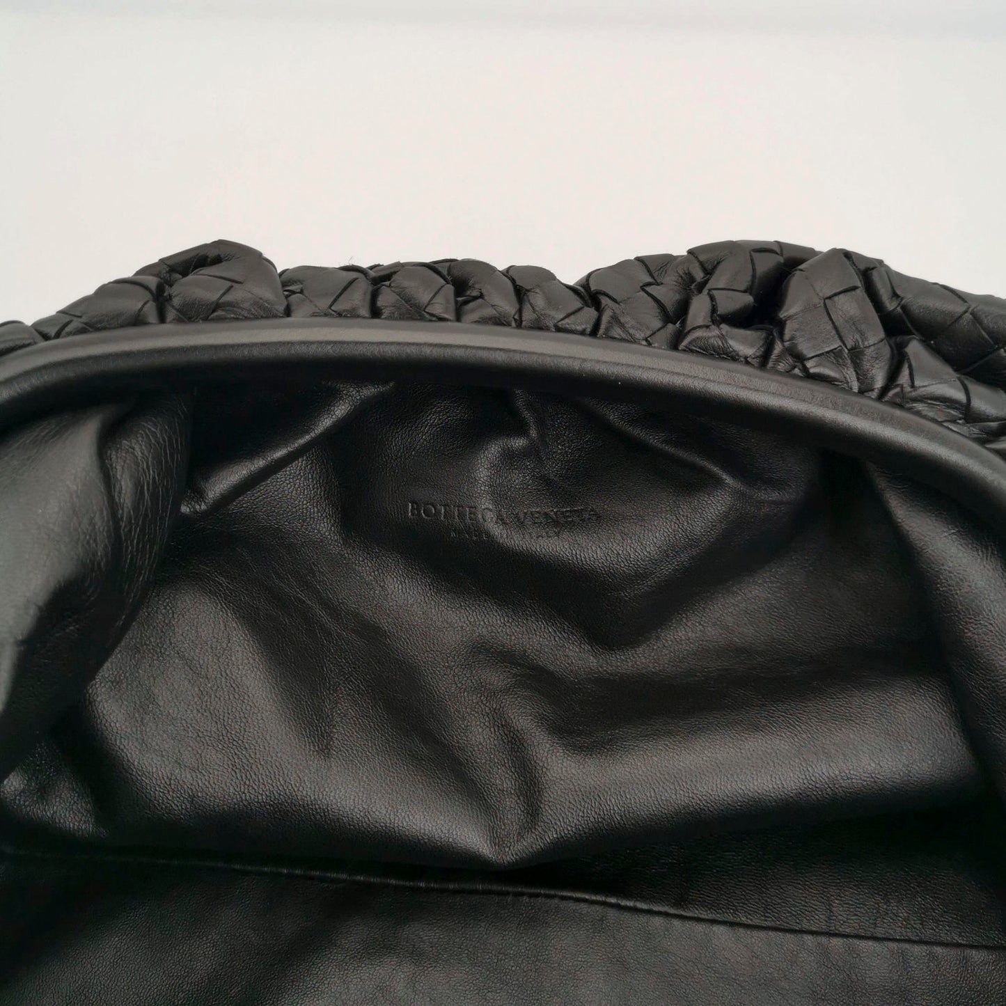 Bottega Veneta Pouch Large Intrecciato Black Calfskin Leather Clutch