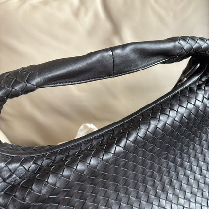 Bottega Veneta Intrecciato Hobo Bag Medium Black Lambskin leather 45cm