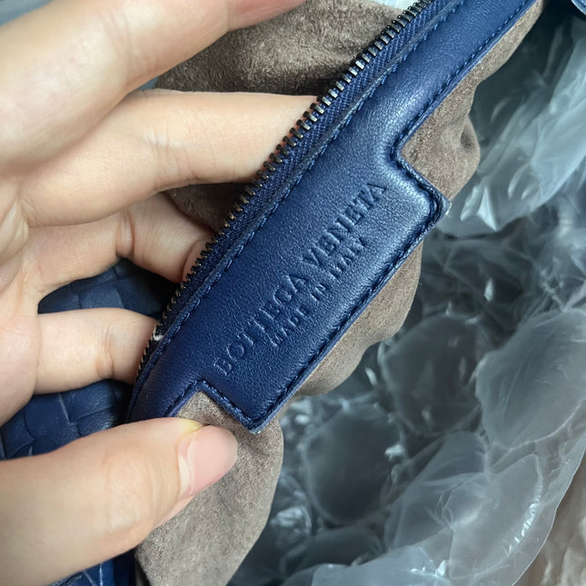 Bottega Veneta Veneta Hobo Medium Navy Intrecciato Leather Bag 40cm