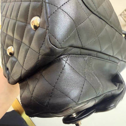 Sac Reporter Grande Taille Chanel Cambon Multipoches en Cuir de Veau Noir Logo Blanc