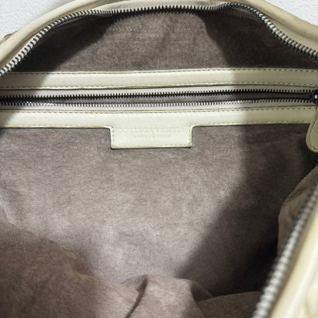 Sold Bottega Veneta Hobo Bag Large Leather Milk White 47cm