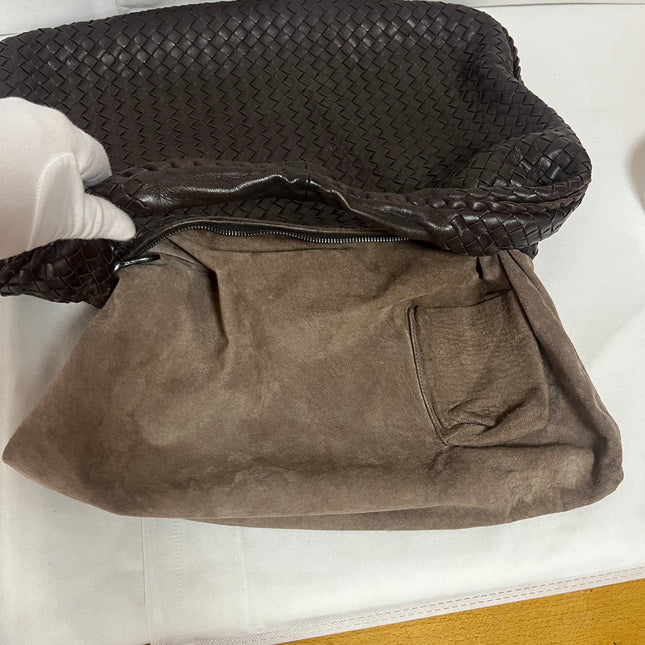 Bottega Veneta Veneta Hobo Intrecciato Dark Chocolate Brown Medium Lambskin Leather 47cm