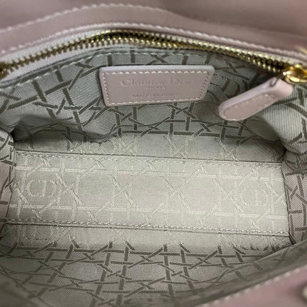 Lady Dior Mini 2019 Cuir d'agneau rose nacré avec chaîne dorée