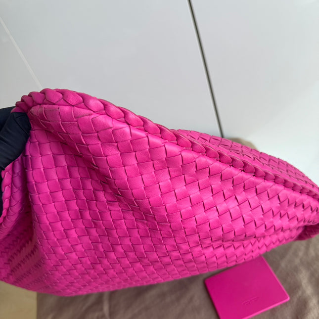 Sold Bottega Veneta Veneta Hobo Large Pink Intrecciato Leather Bag 51cm