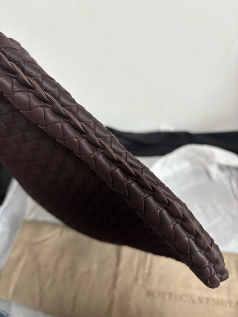 Bottega Veneta Intrecciato Hobo Bag Medium Brown Lambskin leather 40cm