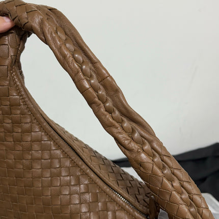 Bottega Veneta Intrecciato Hobo Bag Medium Milk Chocolate Brown Lambskin leather 40cm