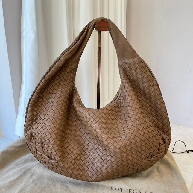 Bottega Veneta Belly Hobo Milk Chocolate Brown Maxi 50cm Intrecciato Leather
