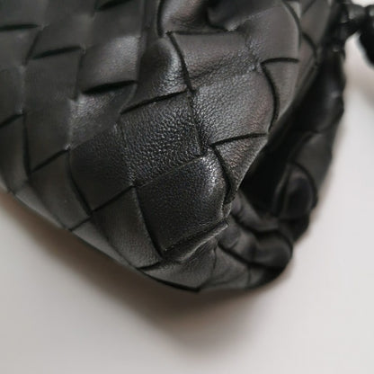 Bottega Veneta Pouch Mini Intrecciato Black Lambskin Leather Crossbody Bag