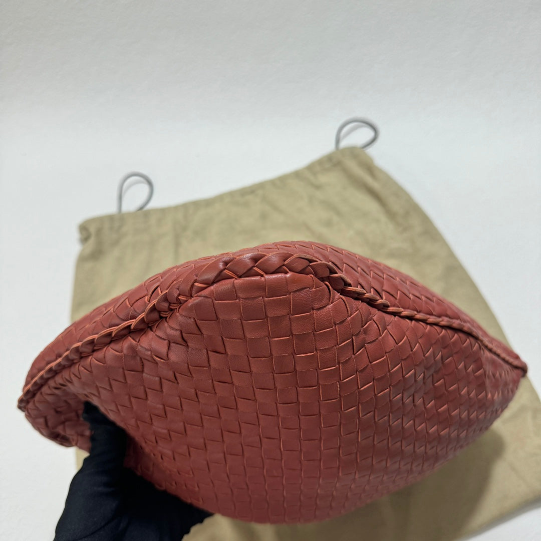 Bottega Veneta Veneta Hobo Small Burgundy 40cm Lambskin Leather