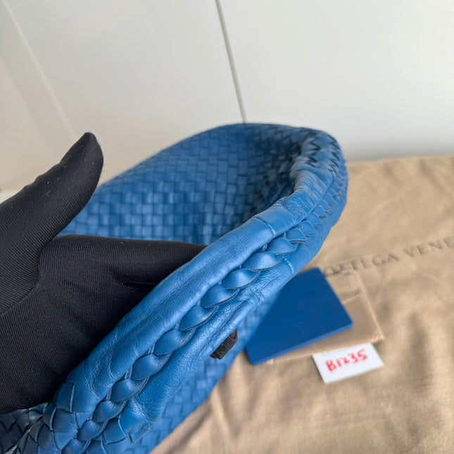 Sold Bottega Veneta Veneta Hobo Medium Blue Intrecciato Leather Bag 47cm