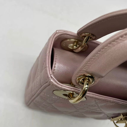 Lady Dior Mini 2019 Cuir d'agneau rose nacré avec chaîne dorée