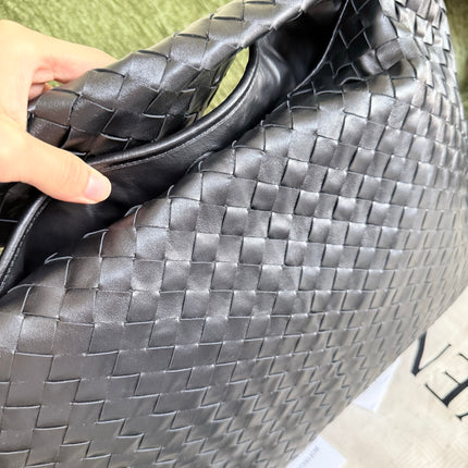 Bottega Veneta Hop Large Leather Black Hobo Bag