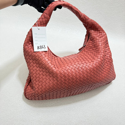 Bottega Veneta Veneta Hobo Medium Coral Intrecciato Leather Bag 47cm