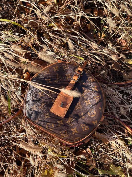 Louis Vuitton Boîte Chapeau Souple Leather Crossbody Bag MM-Luxbags