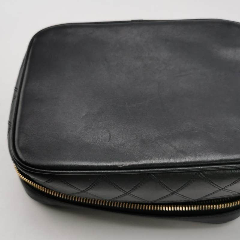 Chanel Vanity Case 1991-1994 Calfksin Leather Black Zip Opening Makeup Bag