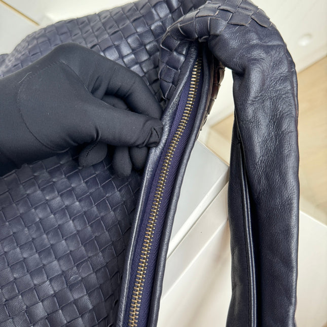 Sold Bottega Veneta Veneta Hobo Maxi Navy Intrecciato Leather Bag 51-53cm