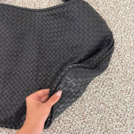 Bottega Veneta Veneta Hobo Maxi Black Leather 52-54cm