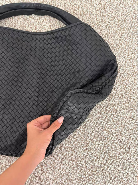 Bottega Veneta Veneta Hobo Maxi Black Leather 52-54cm