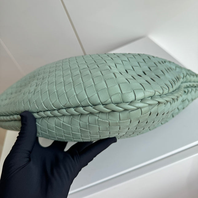 Sold Bottega Veneta Veneta Hobo Medium Green Intrecciato Leather Bag 41cm